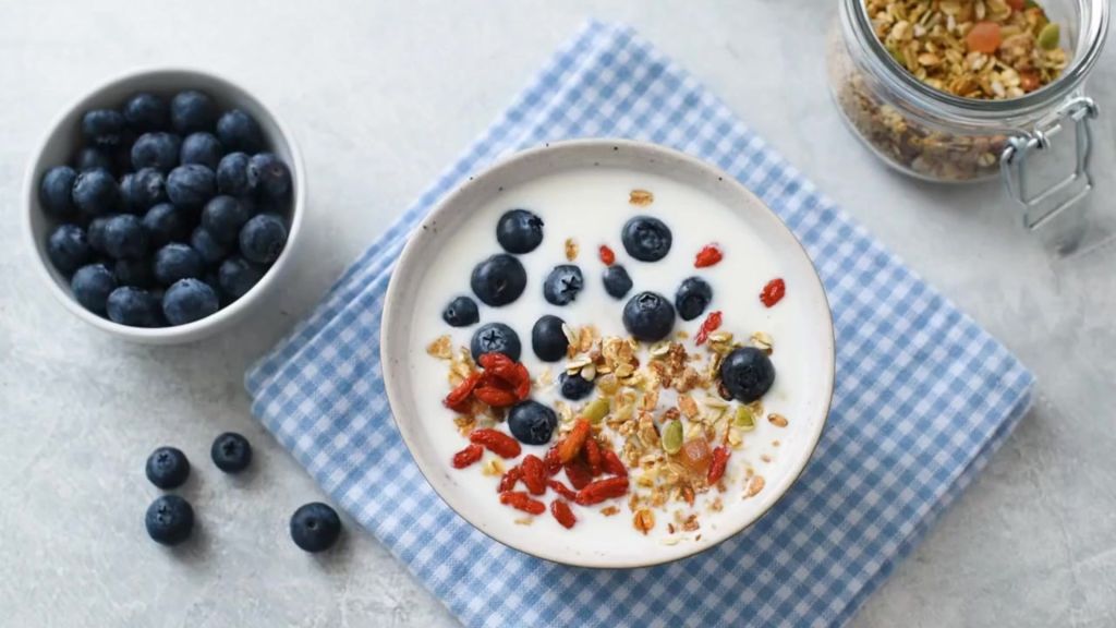 Palm oil free breakfast cereal - eating porridge with a plant-based milk
